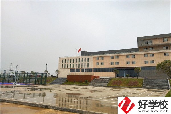 婁底民辦中職學校怎么樣？民辦中職值得就讀嗎？