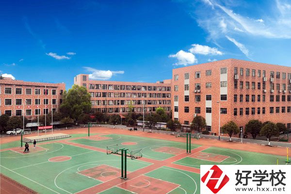 武岡市職業(yè)中專學(xué)?；@球場(chǎng)