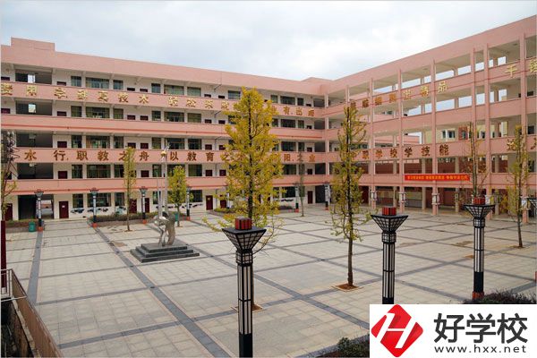 祁陽縣職業(yè)中專是公辦嗎？收費貴不貴？