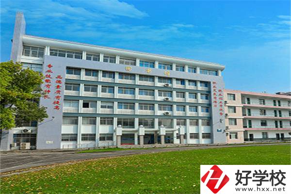 株洲學人工智能可以讀哪所學校？開設(shè)專業(yè)有什么優(yōu)勢？