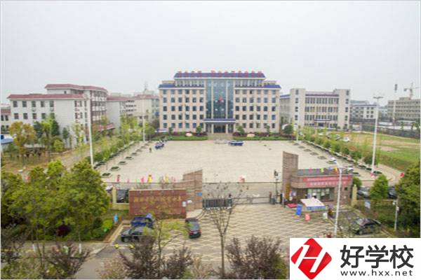 湘潭湘鄉(xiāng)職高都有什么專(zhuān)業(yè)？去學(xué)校怎么乘車(chē)？