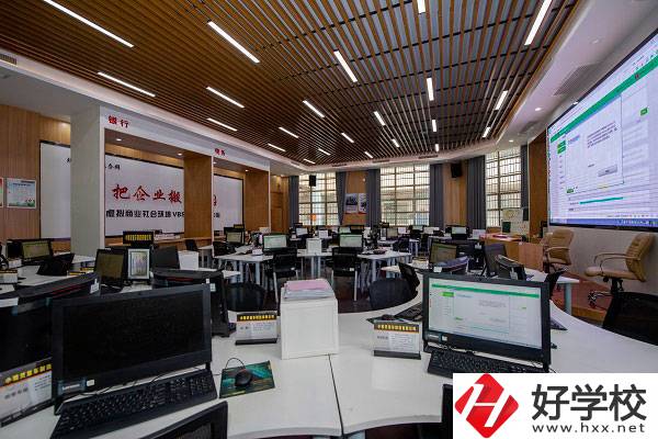 長沙財經(jīng)學(xué)校會計專業(yè)好進(jìn)嗎？