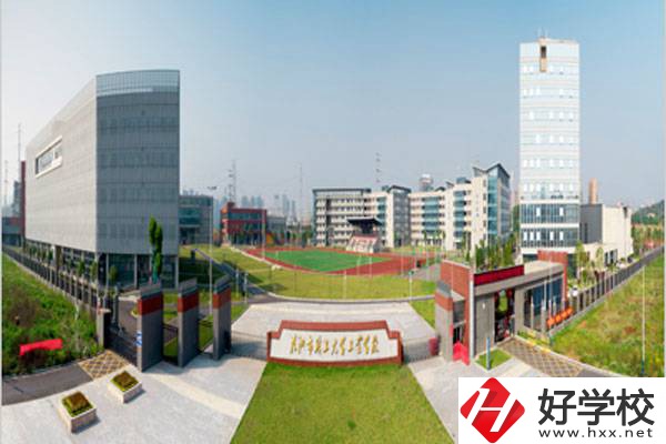 株洲市交通技工學(xué)校的地址在哪？學(xué)費(fèi)是多少？
