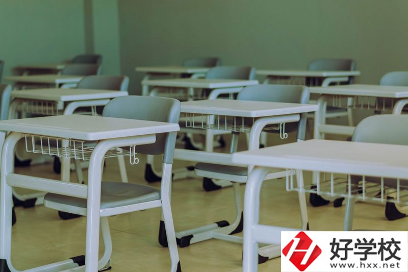 懷化啟航衛(wèi)校是中專嗎？學校怎么樣？