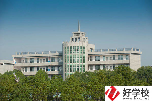 衡陽幼師學(xué)校學(xué)費(fèi)是多少？專業(yè)就業(yè)前景怎么樣？