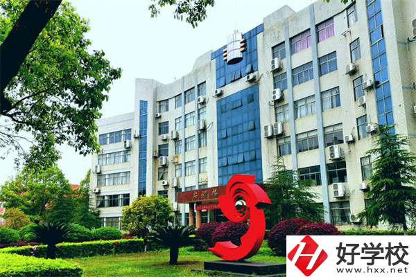 婁底哪些職校有開設(shè)護理專業(yè)？就業(yè)方向是什么？