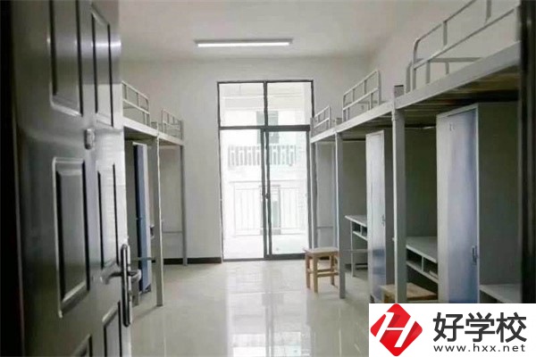 益陽有初中生可以讀的高校嗎？